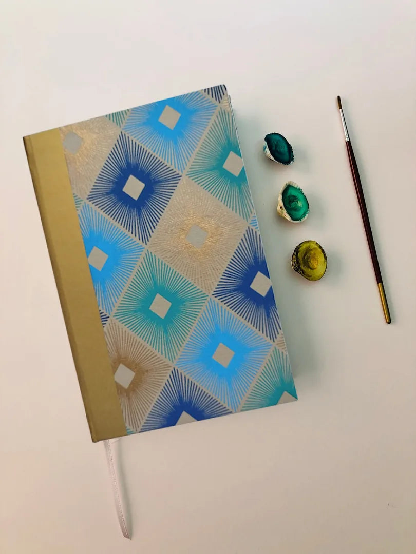 7700000039750 Libreta Acuarela Schoellershammer 240Gr Con 30 Hojas Media Carta Portada Tela: Dorado Mosaico Azul Blanco - 240 gr Cartel Arte & Papelería