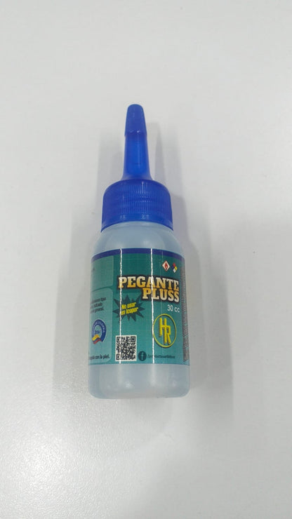 7700000018717 Pegante Plus Artist Pegamento 30 ml Pegante Pluss Cartel Arte & Papelería
